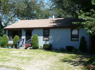 11 Cavalier Rd, Narragansett, RI 02882