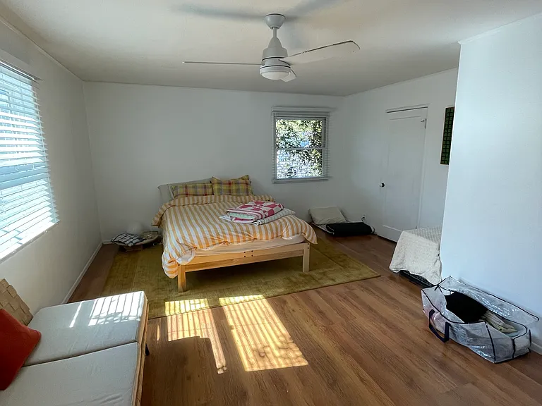 819 W Mission St — Photo 3