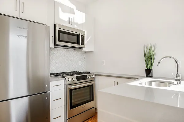 Rented by Compass | media 10