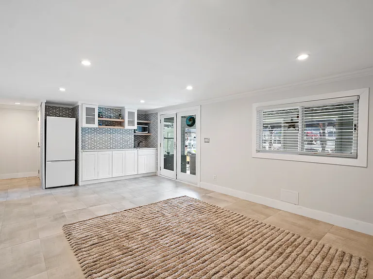 539 Nassau Ave #A — Photo 31