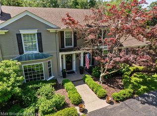 3365 Burning Bush Rd, Bloomfield Hills, MI 48301