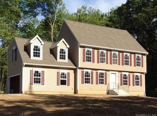 1 Hunters Rdg, Columbia, CT 06237