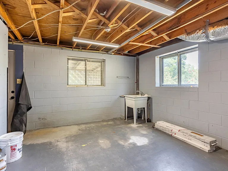 3699 Tacoma Ave — Photo 31