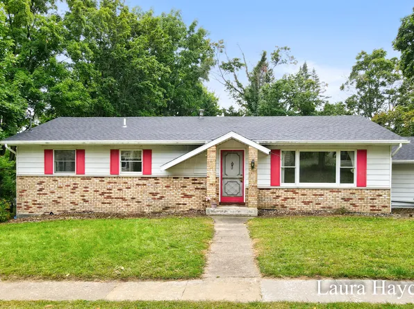 727 Chapman St, Ionia, MI 48846