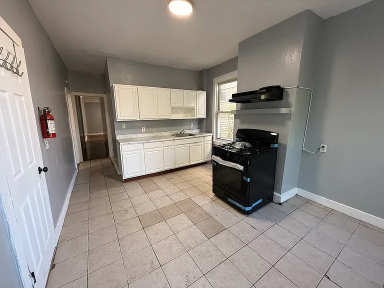 319 Irvine Turner Blvd #1 — Photo 1