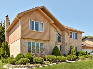 715 Lisdowney Dr, Lockport, IL 60441