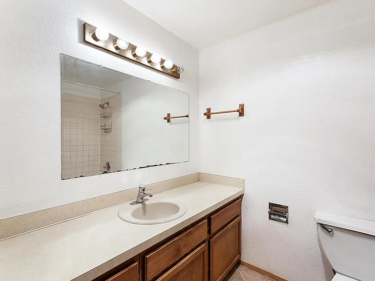 1103 Martin Luther King Jr Way — Photo 16
