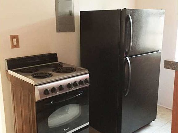 5th image of 27 Sidonia Ave APT 3