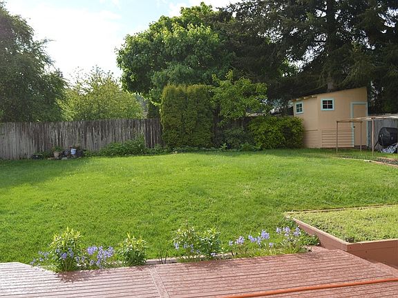 3rd image of 1028 103rd Dr SE