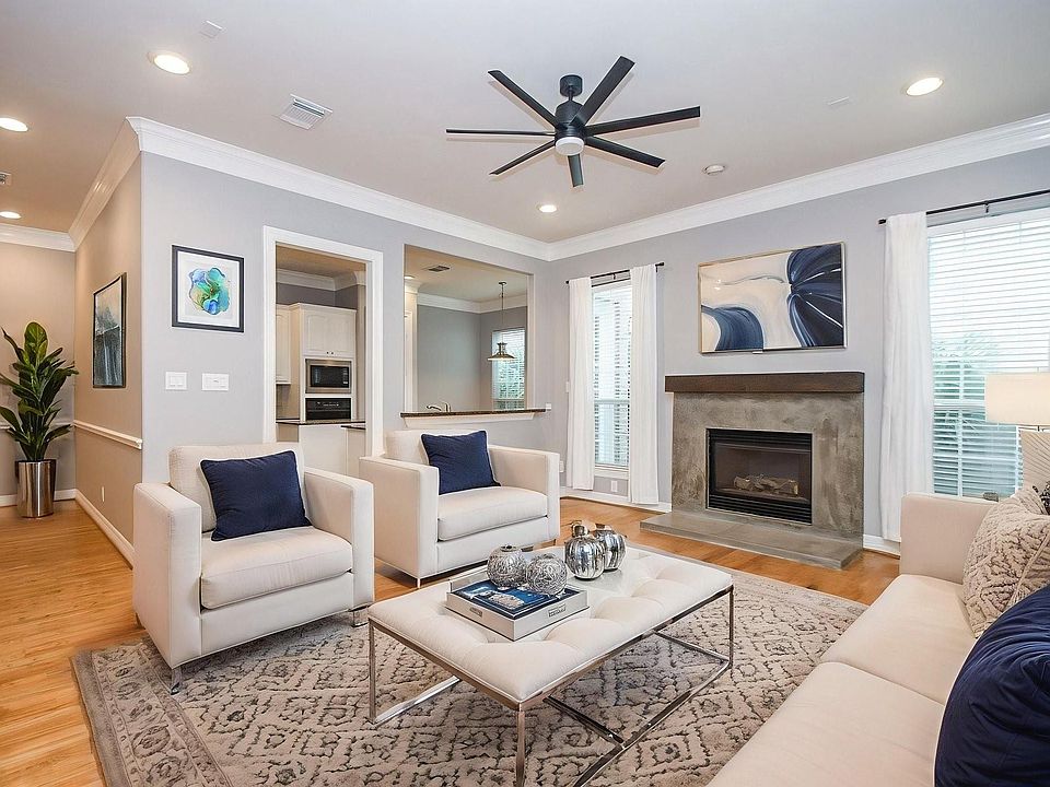1st image of 2806 Bering Dr