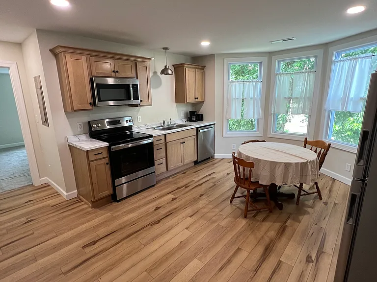 251 E High St #3 — Photo 4