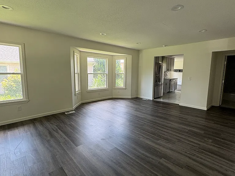 4534 Summit St — Photo 5