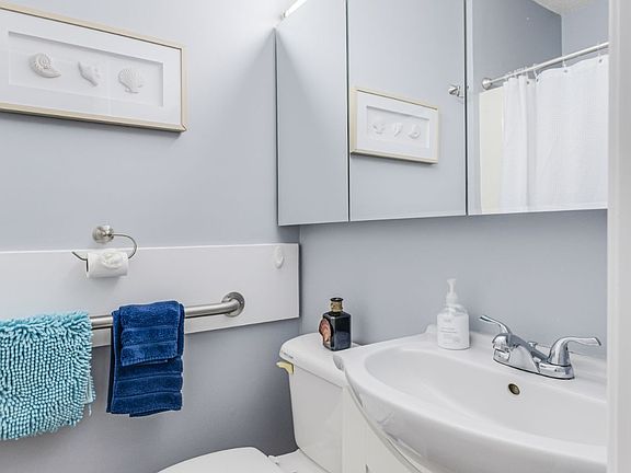 3rd image of 120 W 9th St