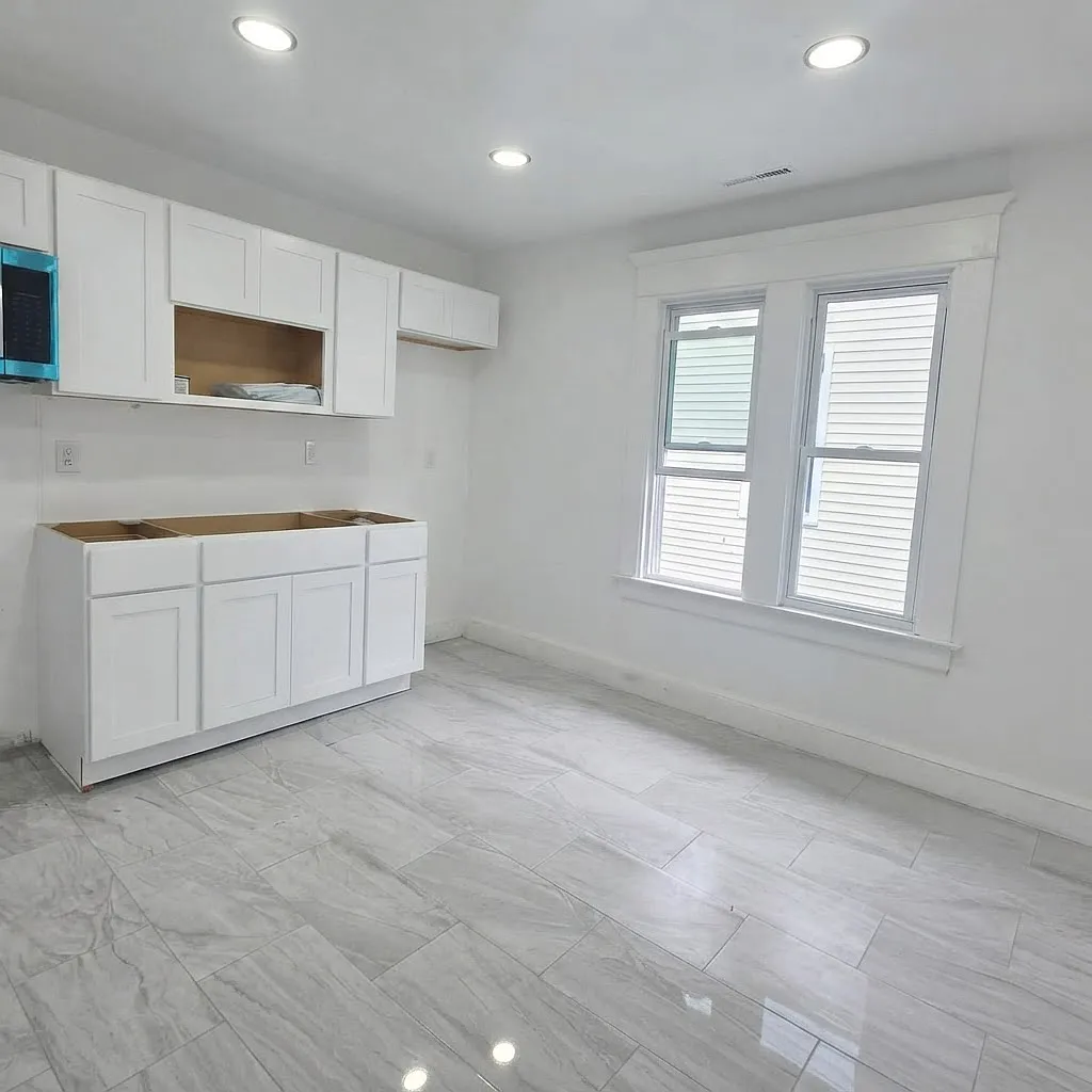 3 bed, 1124 sqft, $1,850 — Photo 2