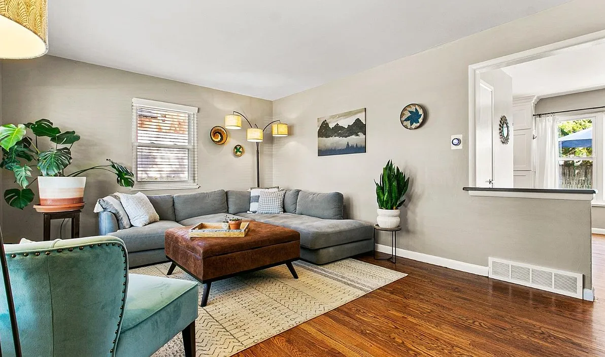 4 bed, 2275 sqft, $3,350 — Photo 4