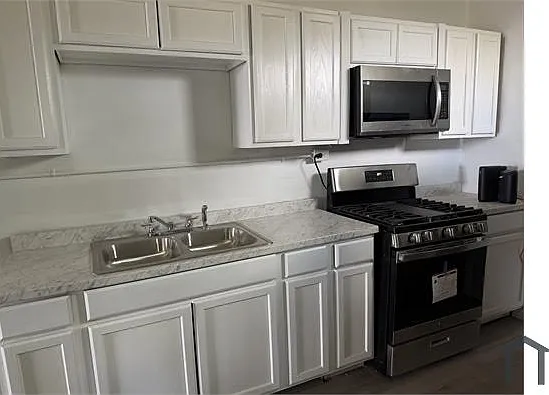 1025 Magoffin Ave — Photo 1