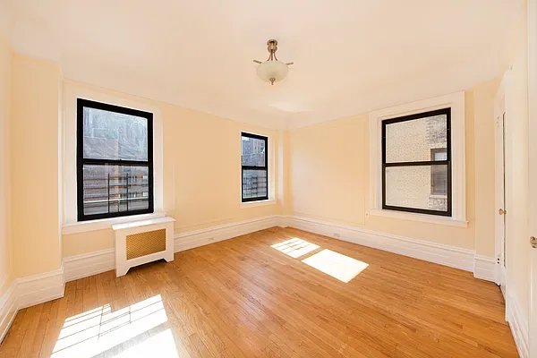 Rented by Compass | media 25