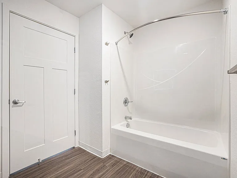 Eagle Ridge Apartment Homes — Photo 63