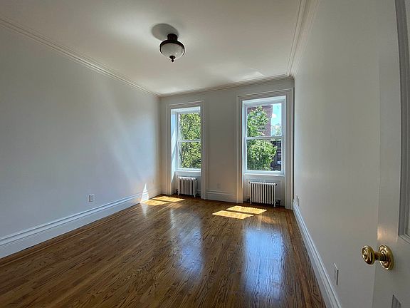 4th image of 51 Park Pl #3