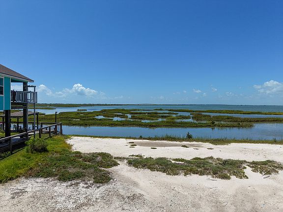 3rd image of 74 Newcomb Beach Loop