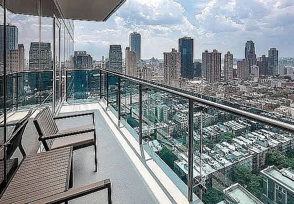 5th image of 306 W 48th St APT 30A