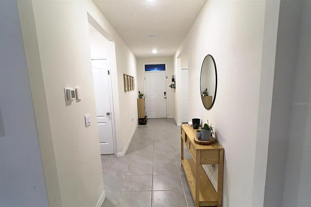 3 bed, 2.0 bath, 1672 sqft, $2,550 — Photo 4