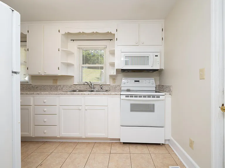 1232 Garden Dr — Photo 5