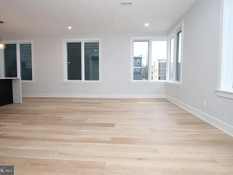 810 N Uber St #3 — Photo 7