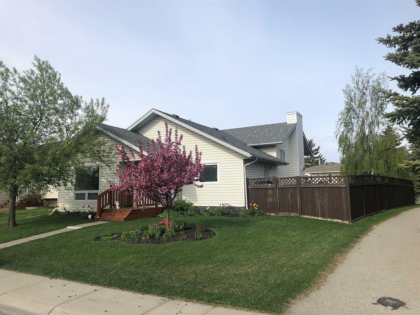 1001 E 17th St SE, High River, AB T1V 1P9 Zillow