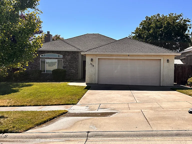 1218 Dog Leg Dr — Photo 2