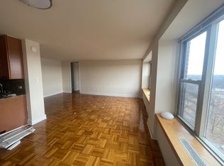 67 192nd St #1204, Fresh Meadows, NY 11365