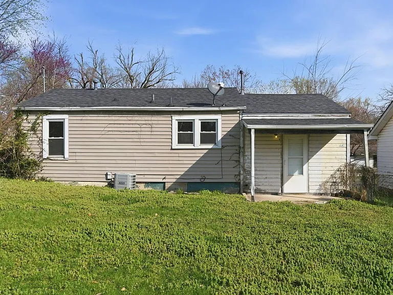 1508 E Livingston St — Photo 23