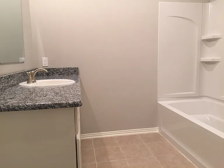 3115 N Hickory St — Photo 6
