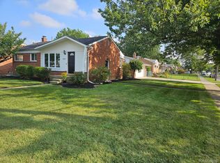 27883 Sheridan St, Garden City, MI 48135