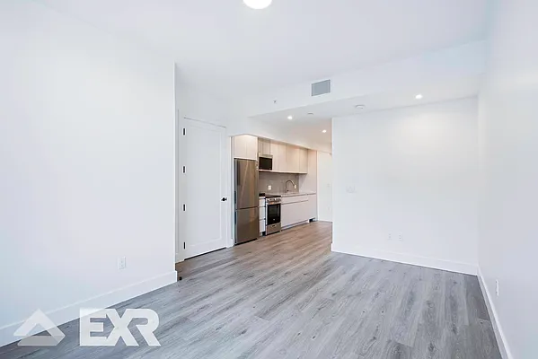 Rented by EXR | media 4