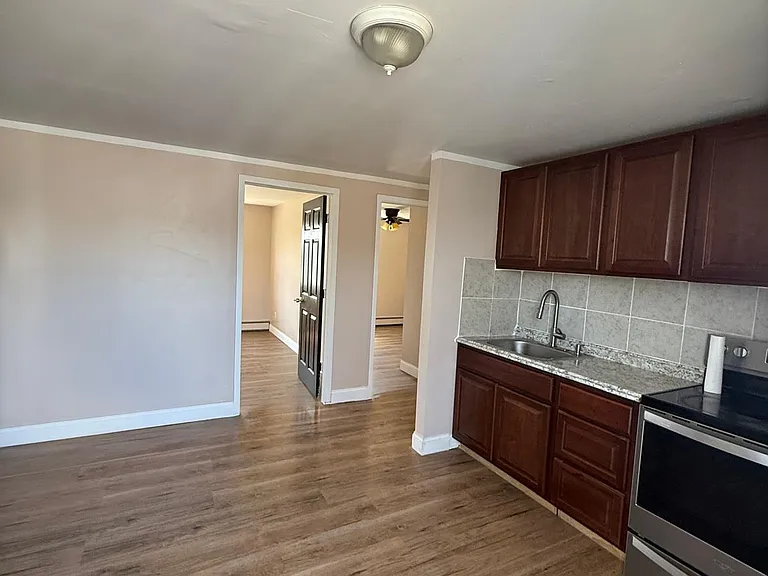 23 Magro Dr — Photo 3