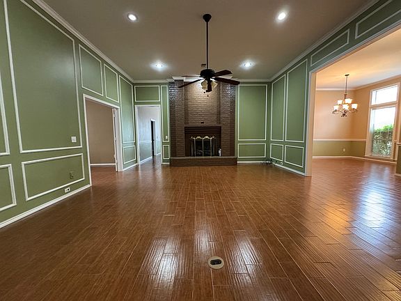 5th image of 2865 Oak Creek Dr
