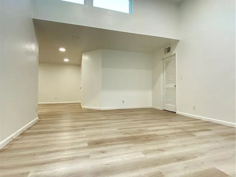 18645 Hatteras St #278 — Photo 4
