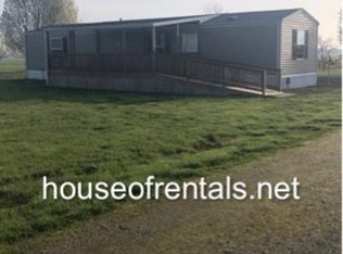 860 Chamness Rd, Elkville, IL 62932