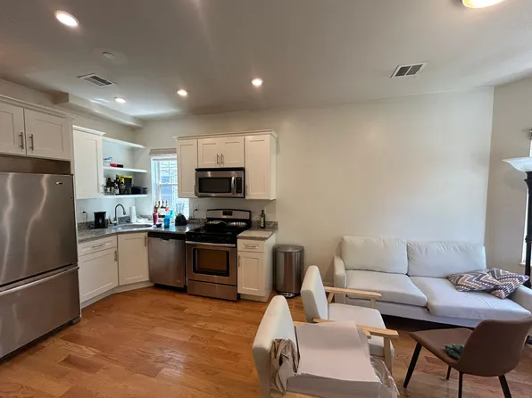 6-8 Gilmore St Unit 2, Cambridge, MA 02139