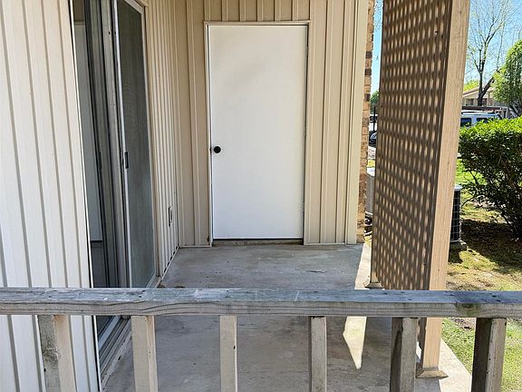 4th image of 220 Cooper St APT 6B