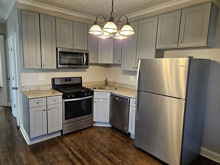 827 W 33rd Pl #1RB — Photo 3