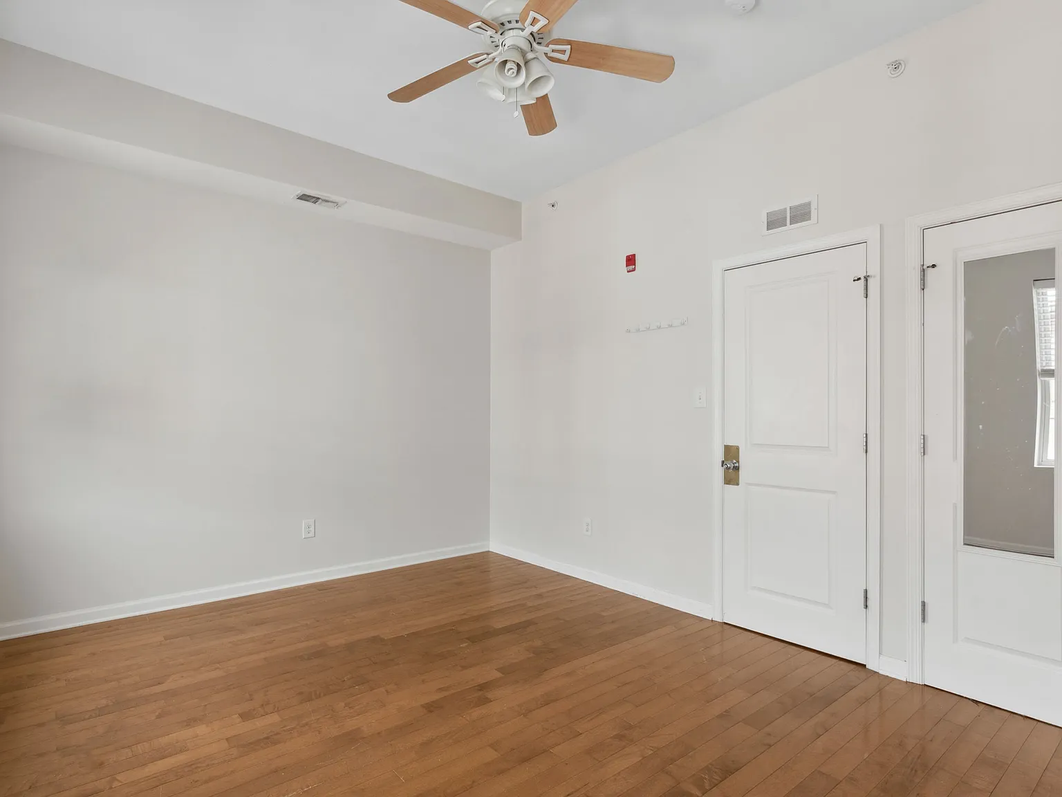 2 bed, $1,275 — Photo 3