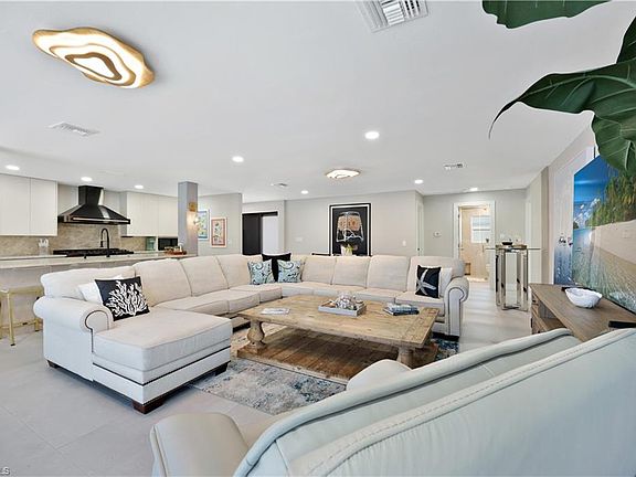 5th image of 380 Rookery Ct
