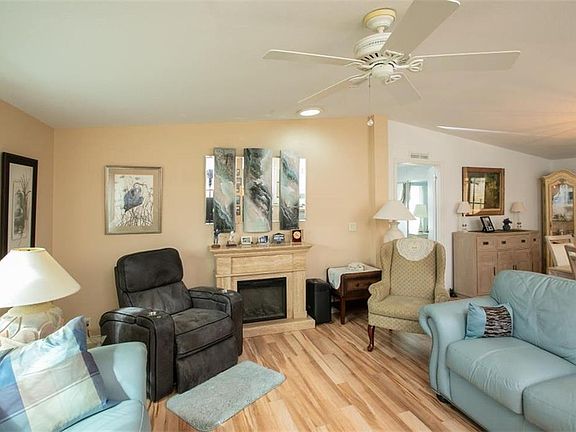 4th image of 824 Sapodilla Dr