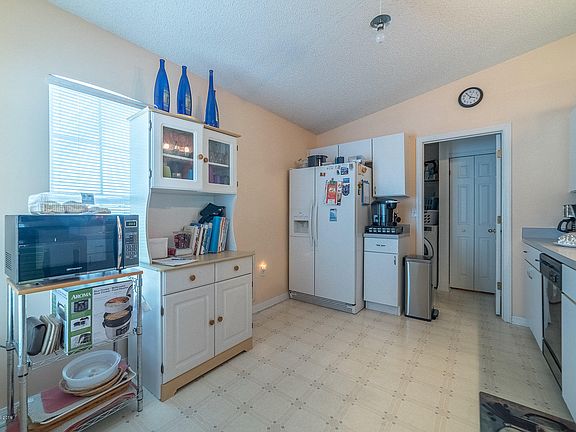 2nd image of 1211 Berryhill Dr