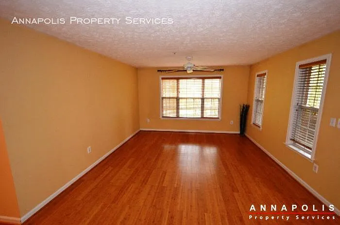 631 Admiral Dr — Photo 5