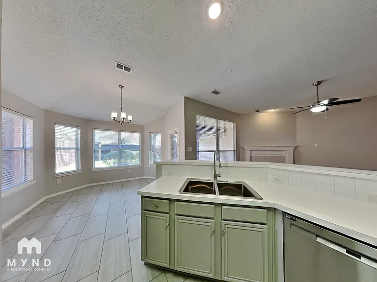 4611 Basil Dr — Photo 9