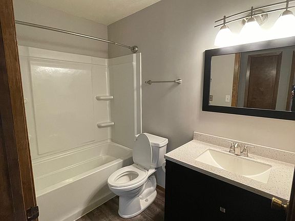 5th image of 443 South St #1