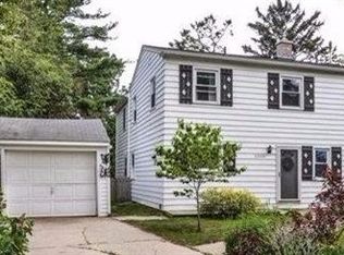 2020 Camelot Rd, Ann Arbor, MI 48104